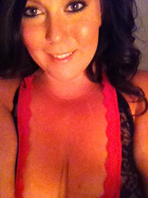 kurvygirlswag:  Love Lace Love it on my body Love the way it looks Love the way I