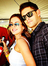  People who I make weird pterodactyl noises over whenever they are together  ↳