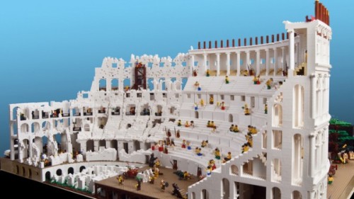 architizer:Constructing The World’s First “LEGO Colosseum”, One ‘Brick’ At A Time