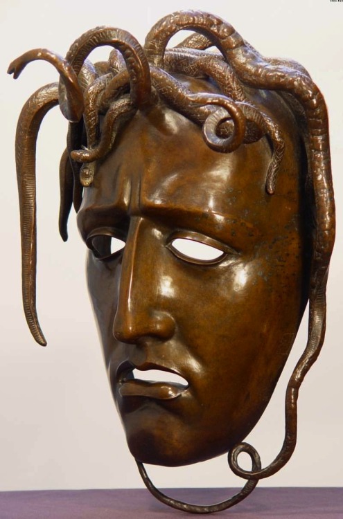 vivalundinproductions:Adolfo Wildt (1868–1931)La Maschera della Medusa1910bronzejennmaur.com