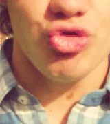 liamsqueen-deactivated20121005:  a photoset of liam payne’s lips 