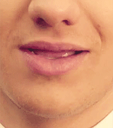 liamsqueen-deactivated20121005:  a photoset of liam payne’s lips 