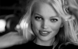 chanel-is-black-and-white:  Daphne Groeneveld 