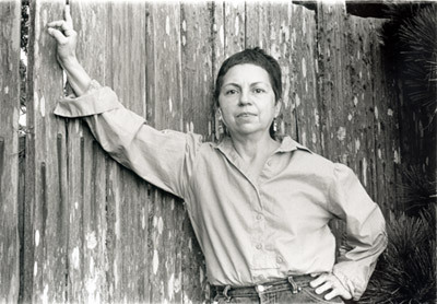 Gloria Anzaldúa (1942-2004)
feminista, escritora, chicana, lesbiana, luchadora, humana compleja (feminist, writer, chicana, lesbian, fighter, complex human).
I miss her. We miss her. Thank you for the vision you shared. Gracias por la visión que...