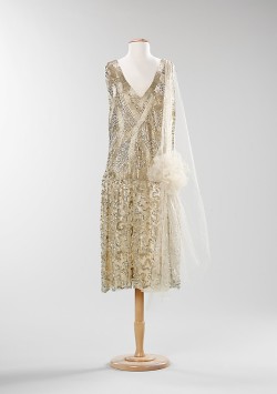 omgthatdress:  Dress 1925 The Metropolitan Museum of Art 