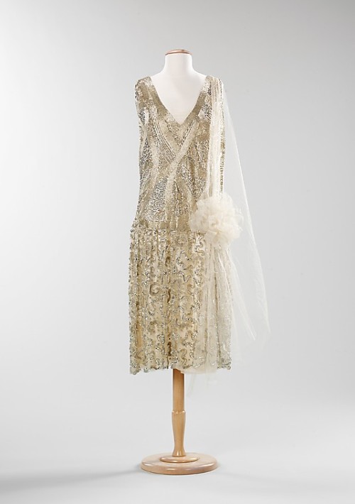 Sex omgthatdress:  Dress 1925 The Metropolitan pictures