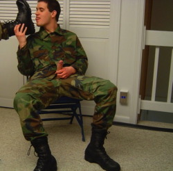 militarymencollection:  via http://itsaboutthemen8.tumblr.com/