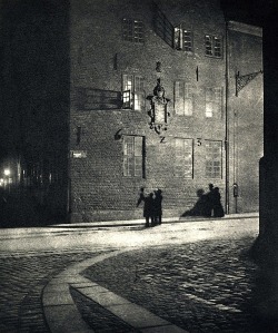 luzfosca:  Niels Fischer  Neujahrsnacht [New Year’s Eve], 1905 From Photographische Mitteilungen 1905 