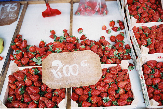 truthe:  untitled by raquel fialho on Flickr.   Strawberries taste how lips do