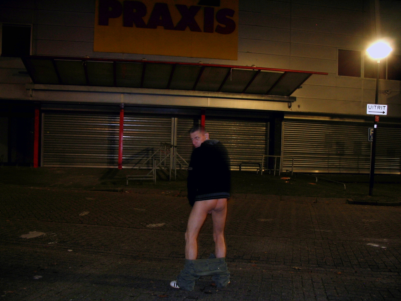 meindunklesleben:  stephanhh:  Fuckin’ hot pics in collaboration between Richard and Stephan!