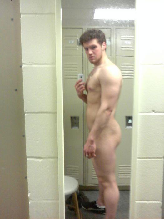 onlyamateurpics101:superbears:  HOT JOCK.. ASS, THIC BOD  LockerLad - Expose Your