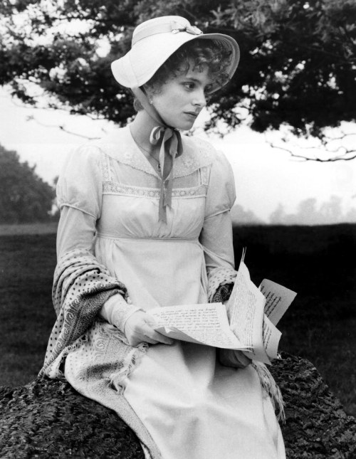 in-the-middle-of-a-daydream: Elizabeth Garvie as Elizabeth Bennet in Pride and Prejudice (1980) &ldq