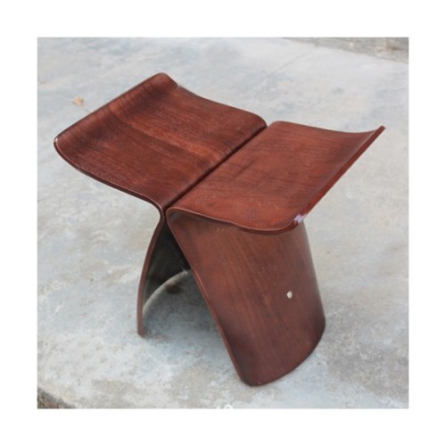 So elegant, yet so simple.Sori Yanagi butterfly stool.