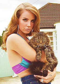 foxblondie:  “Lana Del Rey or Miranda Cosgrove?”- medusawarrior