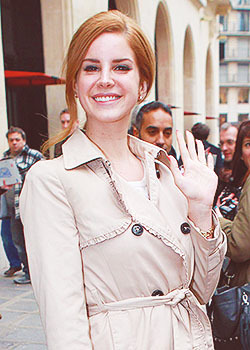 foxblondie:  “Lana Del Rey or Miranda Cosgrove?”- medusawarrior