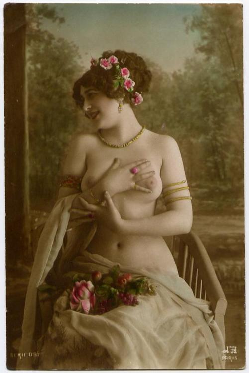 Nude w/ Rose, Paris Serie 097, Undated/Unknown