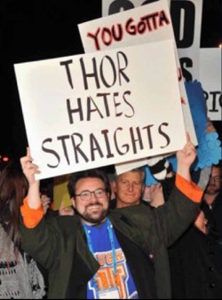 geekgirlsmash:  Kevin Smith counter protesting