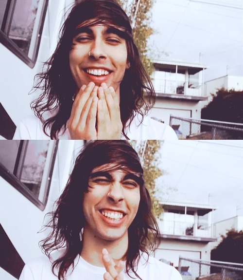dyingg-is-your-latest-fashion:  hey cutie ;D 