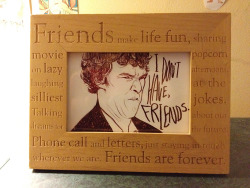 reaill:  sapphirelullaby:  so my sister found an old empty frame I had laying around, and the postcard sized print Becca gave me that I hadn’t found a place for yet. this is the result.  BAAHAHHAHAHHAHAAA 