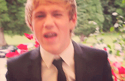 tomhard-y:  favorite one direction videos   ► Paul’s wedding 