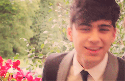 tomhard-y:  favorite one direction videos   ► Paul’s wedding 