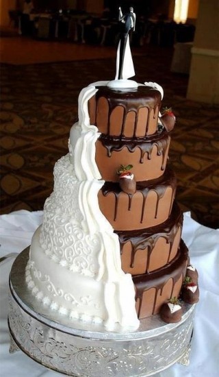 idcmeep: elviralo: “‘Bride”Groom’ Cake”
