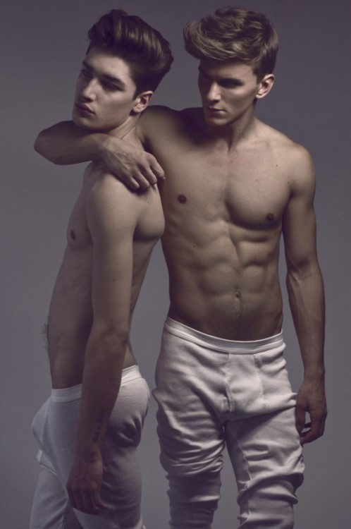 notanothergayblogbyaidenj:  FOLLOW THIS FACEBOOK PAGE FOR MORE HOT GUYS!https://www.facebook.com/TheGreekPhysique