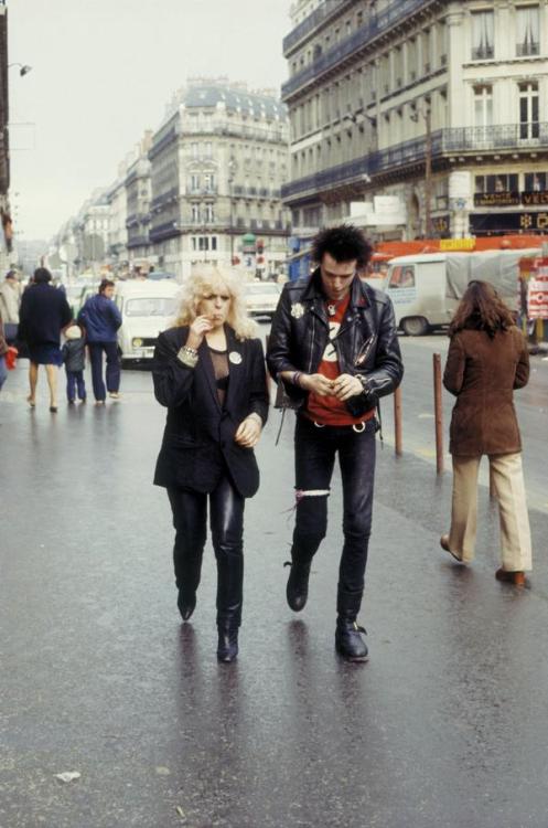 sid and nancy in Paris porn pictures