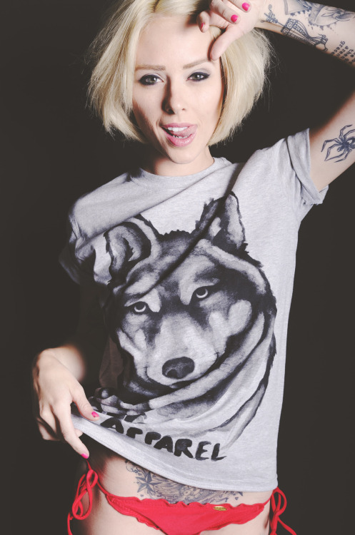 dstokephoto:  alysha:  alysha nett / d stoke photography / for GDG tattoos & apparel  An impromptu shoot for GDG with one of my favorite people. Alysha kills, obvi. #wolfsteez  