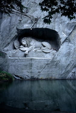 as-the-mind-wanders:  The Lion Monument, or the Lion of Lucerne, is a sculpture in Lucerne, Switzerland, designed by Bertel Thorvaldsen and hewn in 1820–21 by Lukas Ahorn. It commemorates the Swiss Guards who were massacred in 1792 during the French