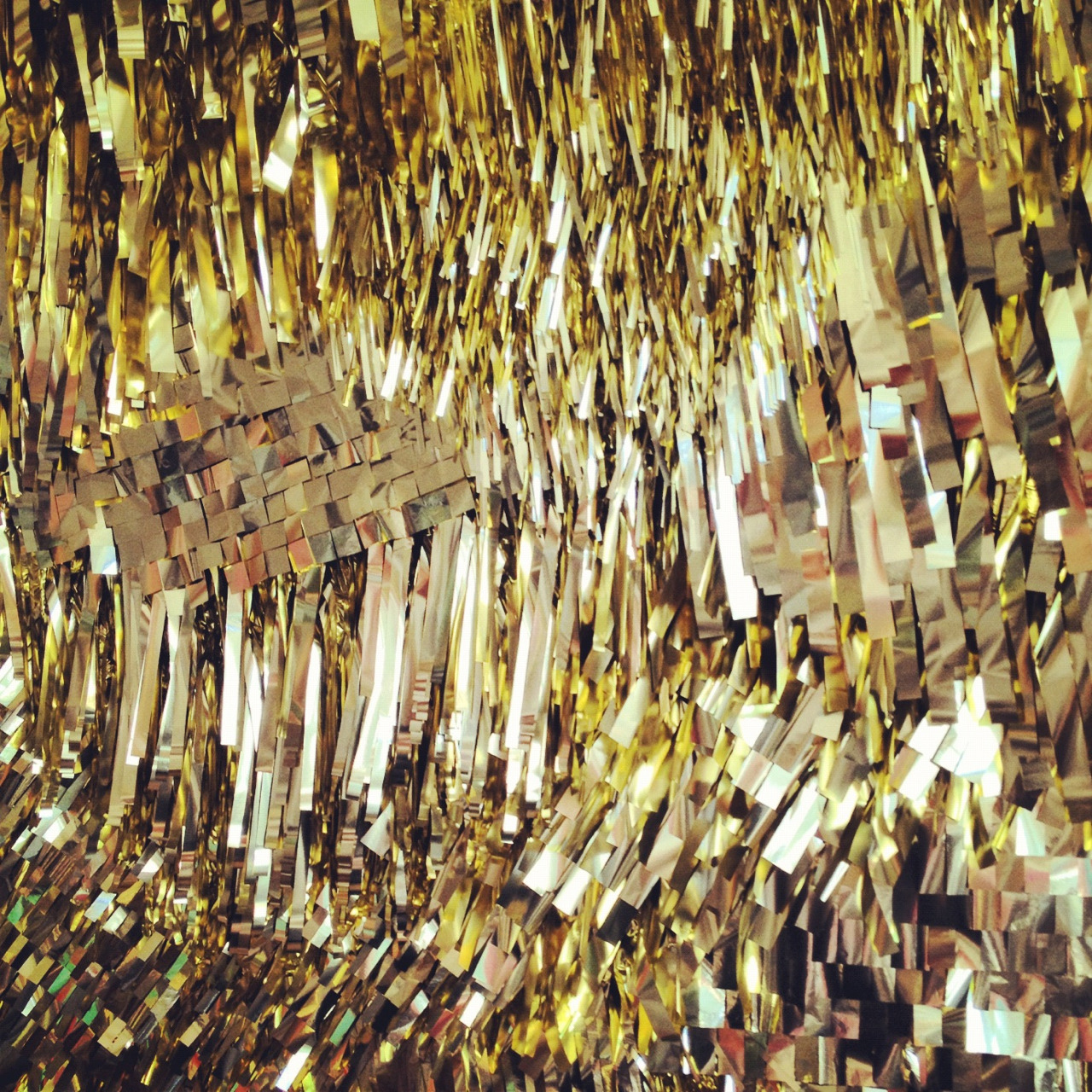 confettisystem:  New Gold Wall for Stella McCartney store in London. Photo by CONFETTISYSTEM.