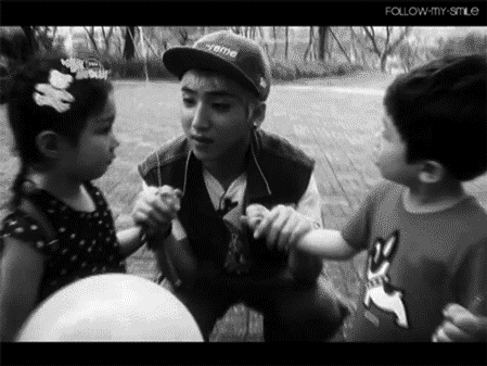 follow-my-smile:  Black and White Hello Baby + B1A4 