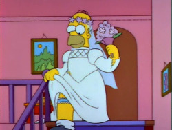 lloraysonrie:  estúpido y sensual Homero 