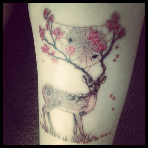 fuckyeahgirlswithtattoos:  Courtney Brims artwork forever on my thigh:’) 