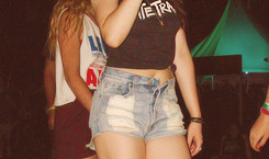 chloerachel:  kristen stewart + shorts 