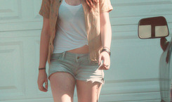 chloerachel:  kristen stewart + shorts 