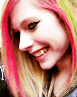 bellefrenches-blog:  Avril being cute with fans - 2011 