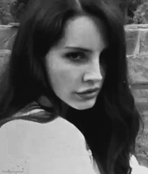 vanilla-daisies:  love you so much lanaaa