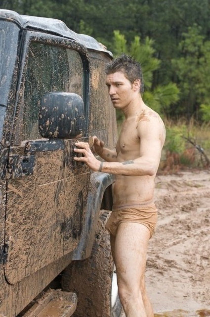 guyinbriefs:  guysinftlandhanes:  undie-fan-99:  redneck in a Jeep with mud all over him in his (supposedly) white FTL briefs  so…. soooo sexy…  I will go mudding with him! 