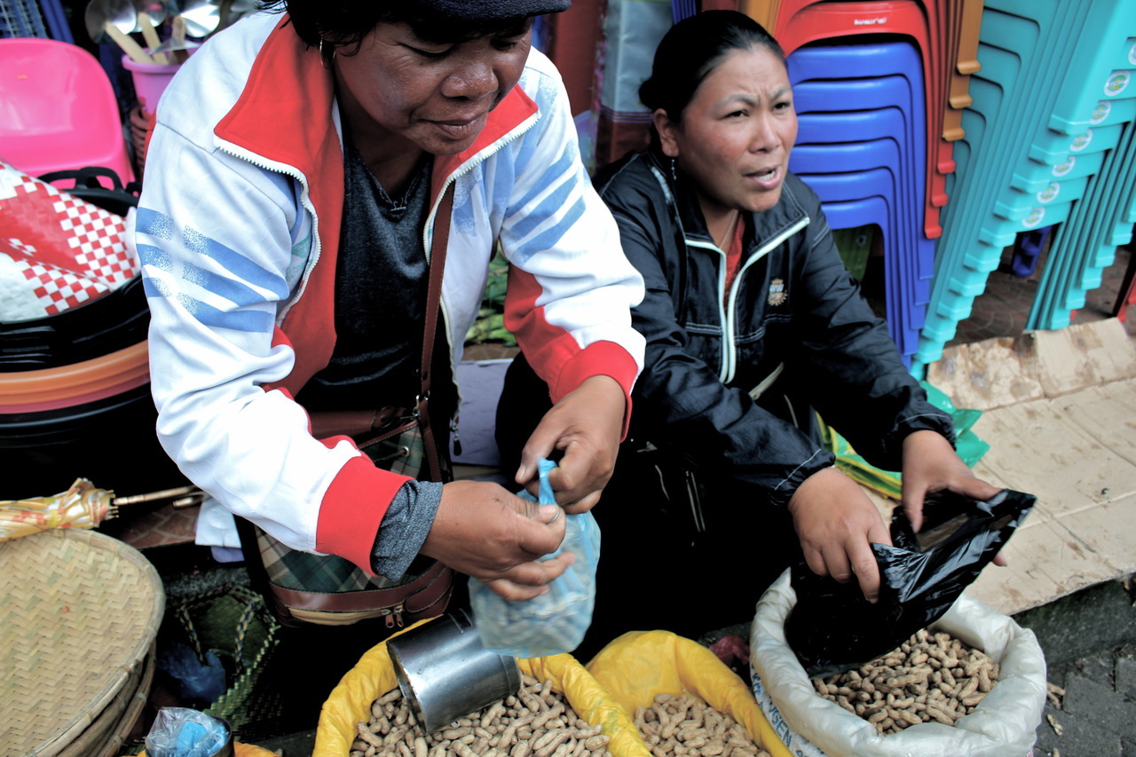 Purchasing peanuts at the traditional markets is always exhilarating. The extensive taste-testing followed by ample bargaining (not much needed, peanuts are usually dirt cheap), you always leave feeling satisfied.
Tomohon, North Sulawesi, Indonesia -...