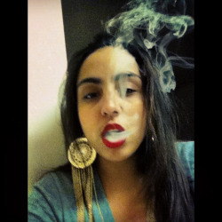 julieculie:  #smokinggirl #weed #smoke 