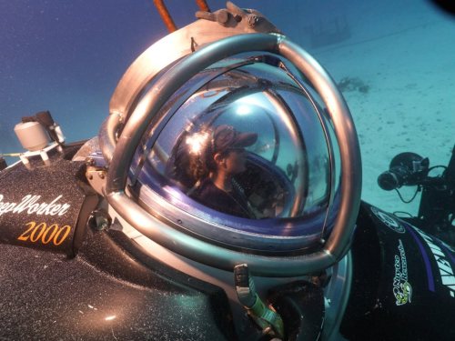 Astronaut Serena M. Auñón inside the DeepWorker 2000 submarine during NEEMO 16, June 2012