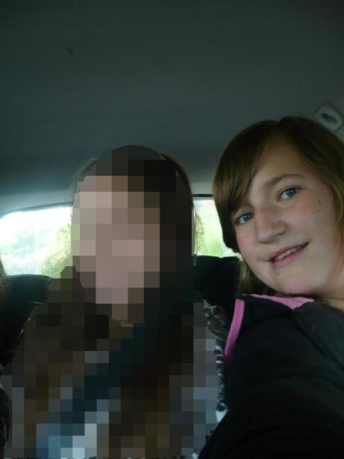 the-absolute-funniest-posts:  this girl takes pictures with people then blurs them out omfg   Follow this blog, it’ll make your dash light up with unicorns and freakin’ magic