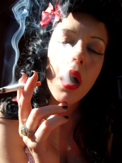 mrexxx:“Smoking Beauty”Model: Mary Jane ( @sexymaryjanefan ) Photography: MR. E Copyright 2012 MR. E / RAMZI ABED 
