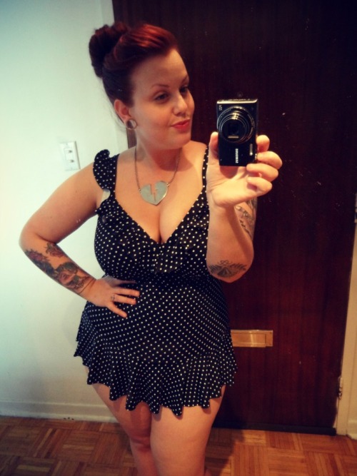 thelovelymissmelissa:  I need to get more use out of this swimsuit!! Something tells me we only have a couple more weeks of nice weather. This is Canada afterall. 