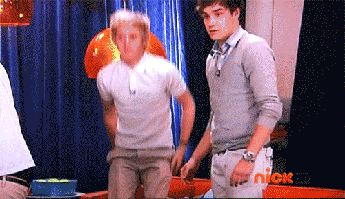 lets-go-to-nandos-niall:  “better get up and look like i’m at least trying to help.” 