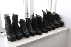 worldshaking:  Its about that time of the year when I’m crazy about boots 