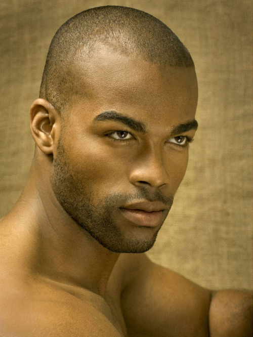 buzzofpd:  Über Handsome.  Hot Gay Pics: FOLLOW Tumblr site “Beautiful Cocks”  and  VISIT Archive  