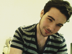 thebeardedguyy:Pardon my ugliness. My webcam