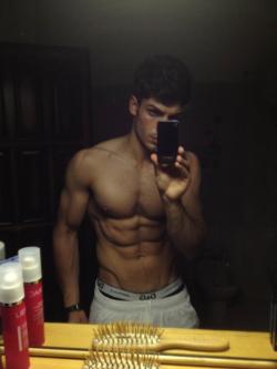 instaguys: Guys with iPhones Source: gwip.me